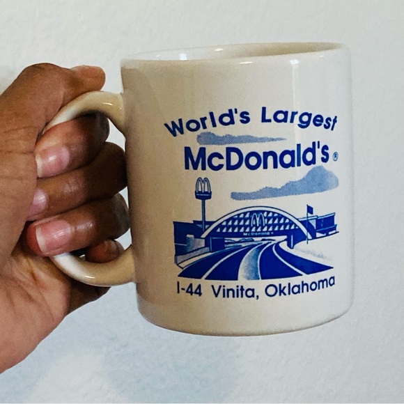 Vintage White & Blue World’s Largest McDonald’s Oklahoma Glass Cup Mug - Picture 8 of 8